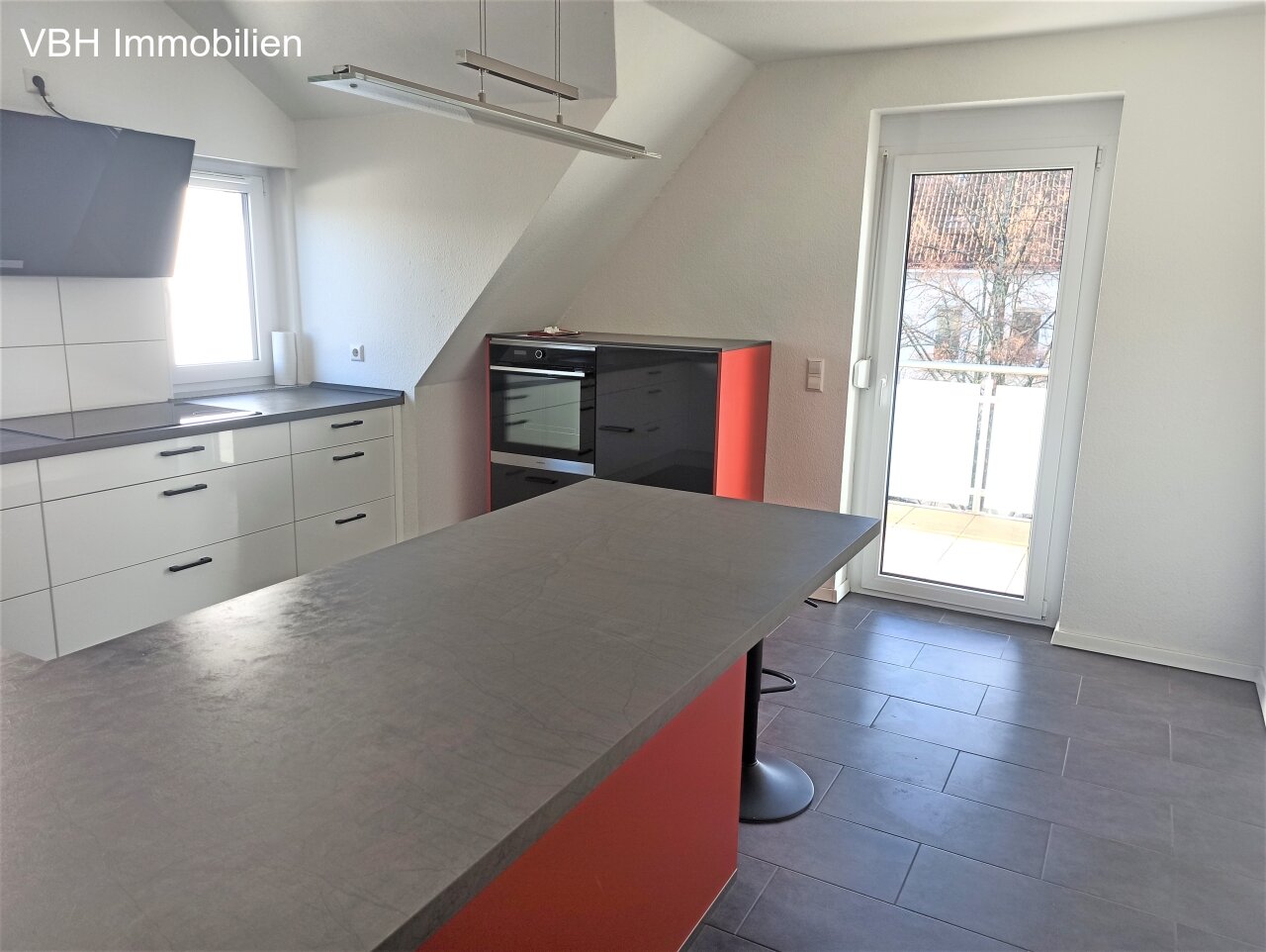 *** Zentral gelegene 4-Zimmer-Wohnung in sehr guter Lage *** 